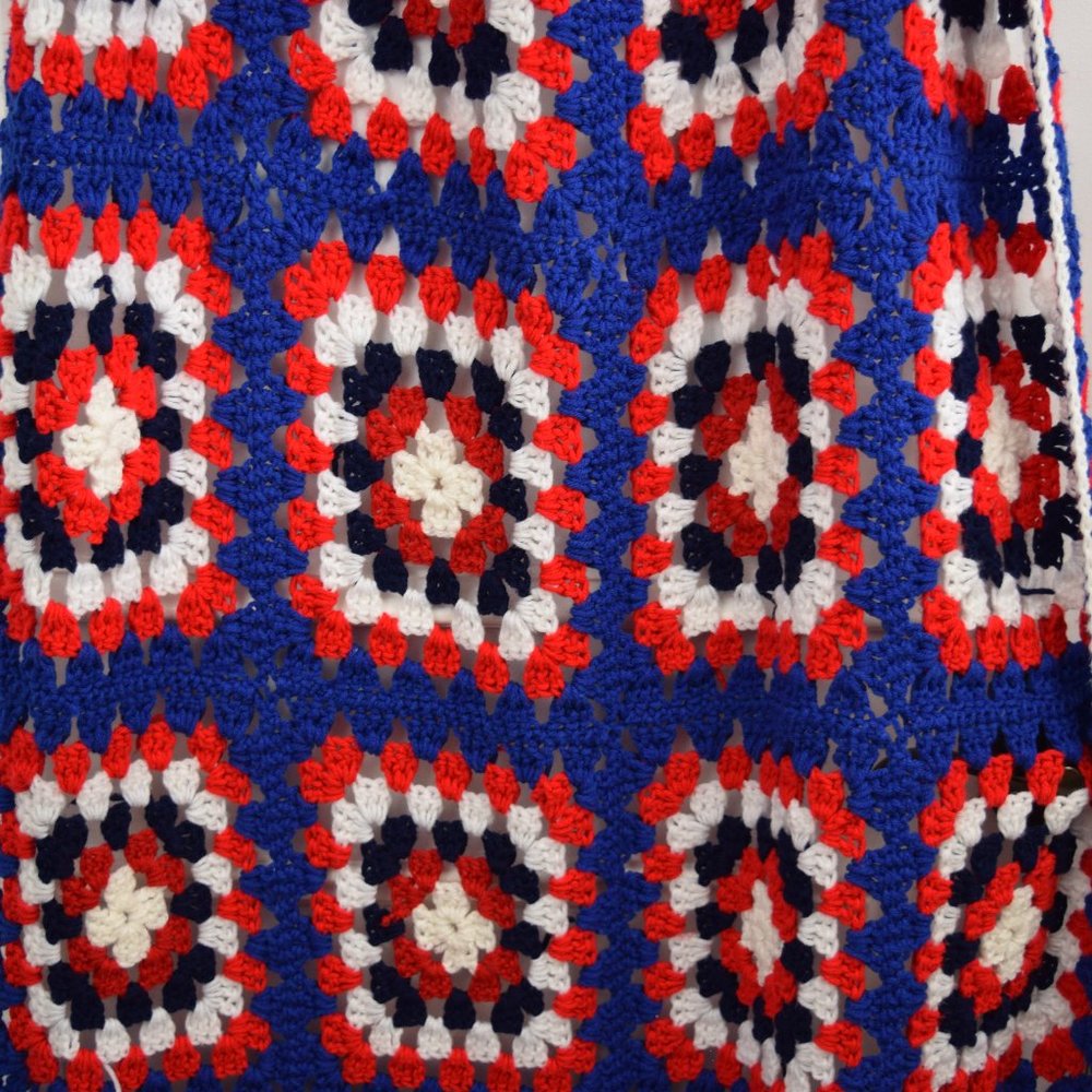 Patriotic Granny Squares Afghan Throw Lap Blanket Handmade Red White Blue Cottag - Picture 5 of 13